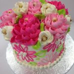 Classic Pink Daisies Cake