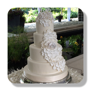 fondant wedding cakes